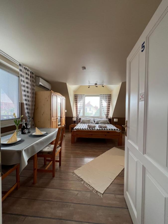 Holler Vendeghaz Appartement Bük Buitenkant foto