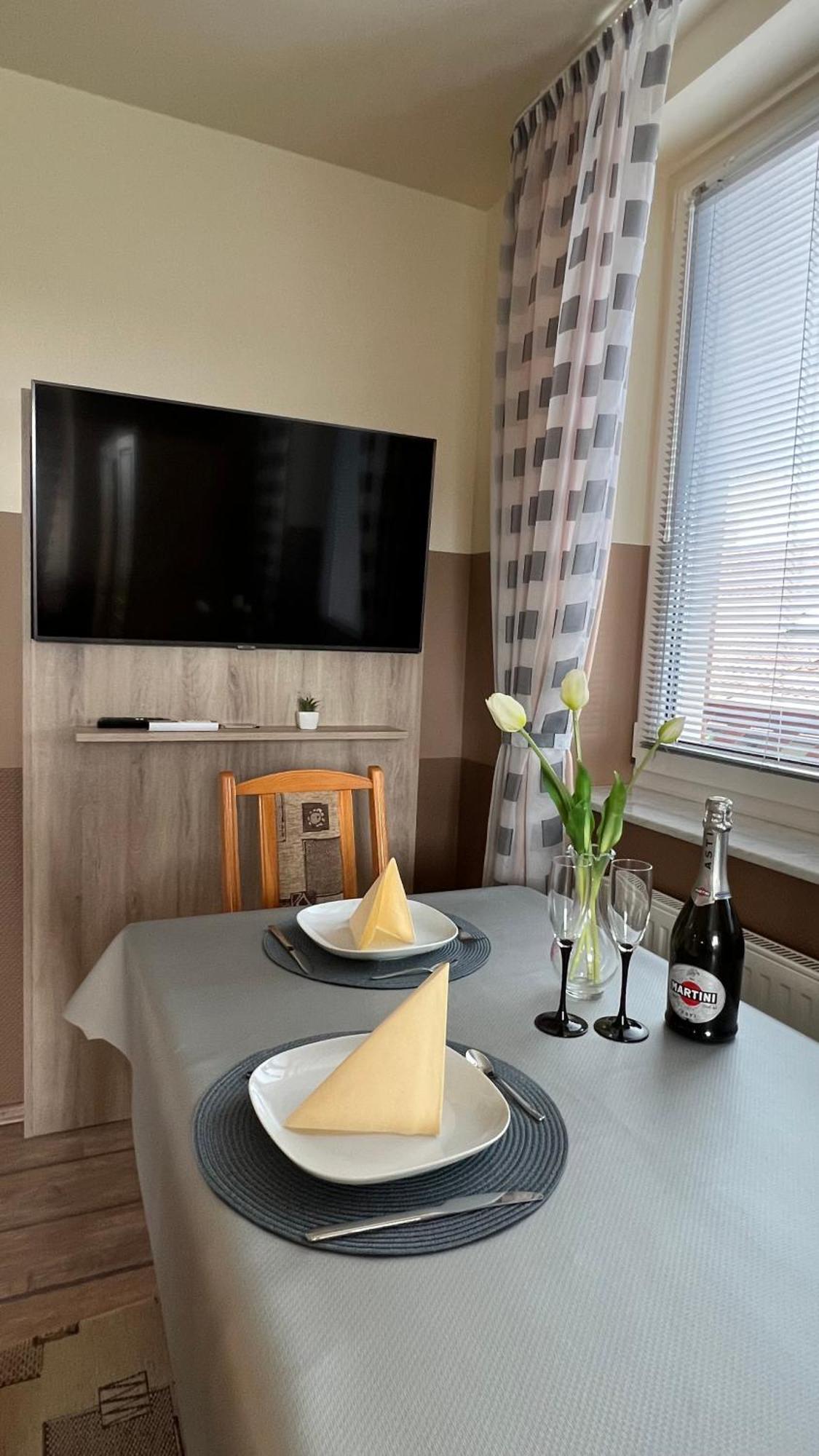 Holler Vendeghaz Appartement Bük Buitenkant foto