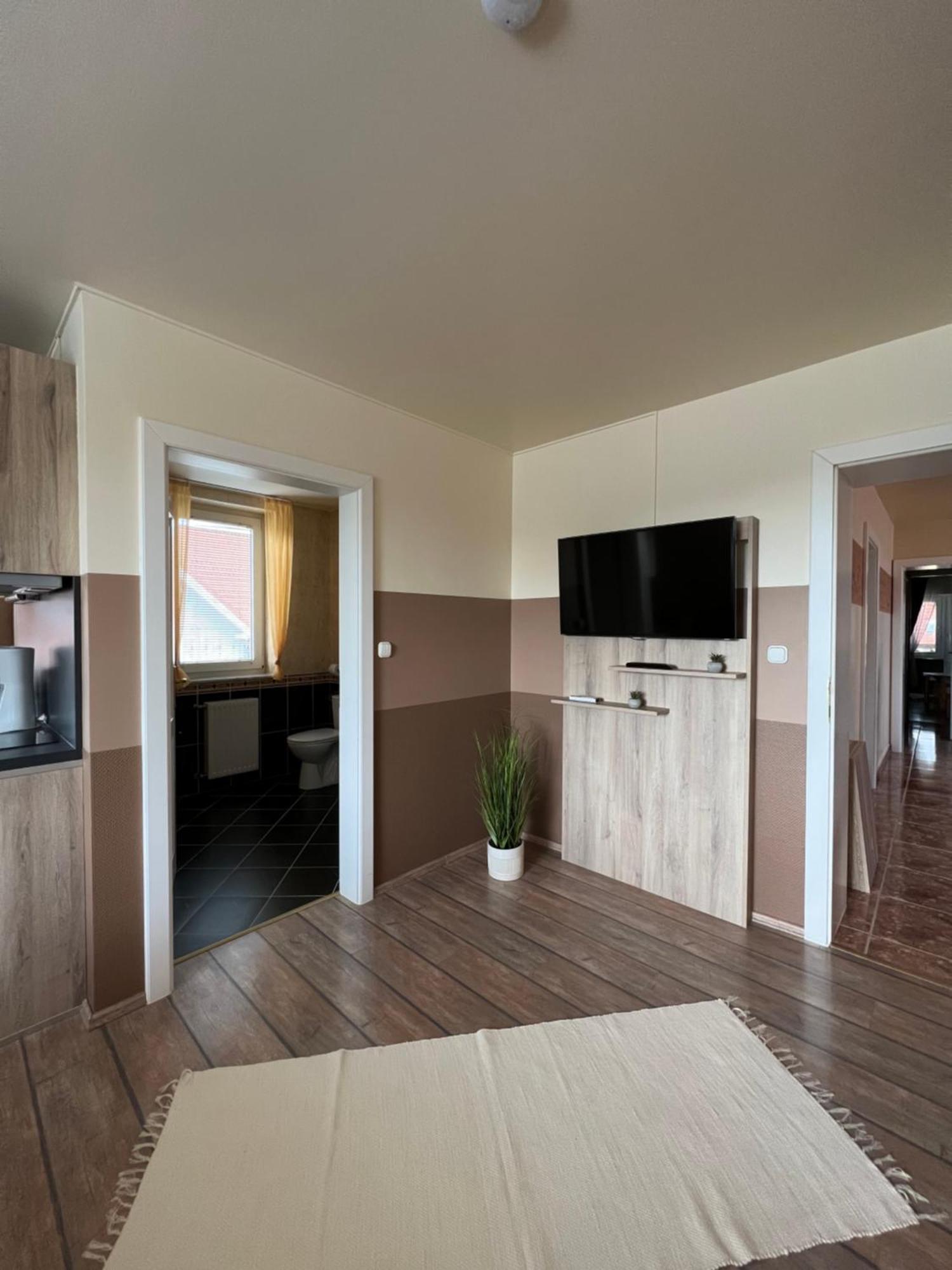 Holler Vendeghaz Appartement Bük Buitenkant foto