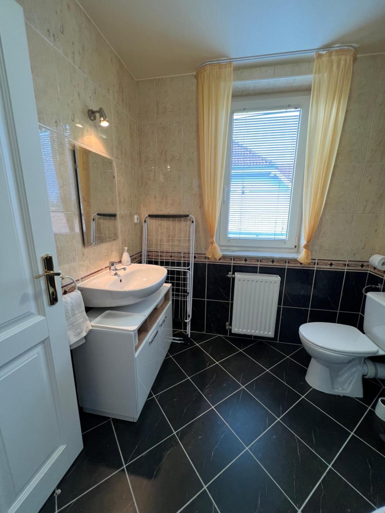 Holler Vendeghaz Appartement Bük Buitenkant foto
